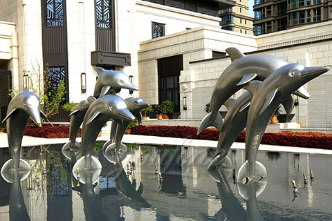 Mirror polished 304 stainless steel dolphin sculpture